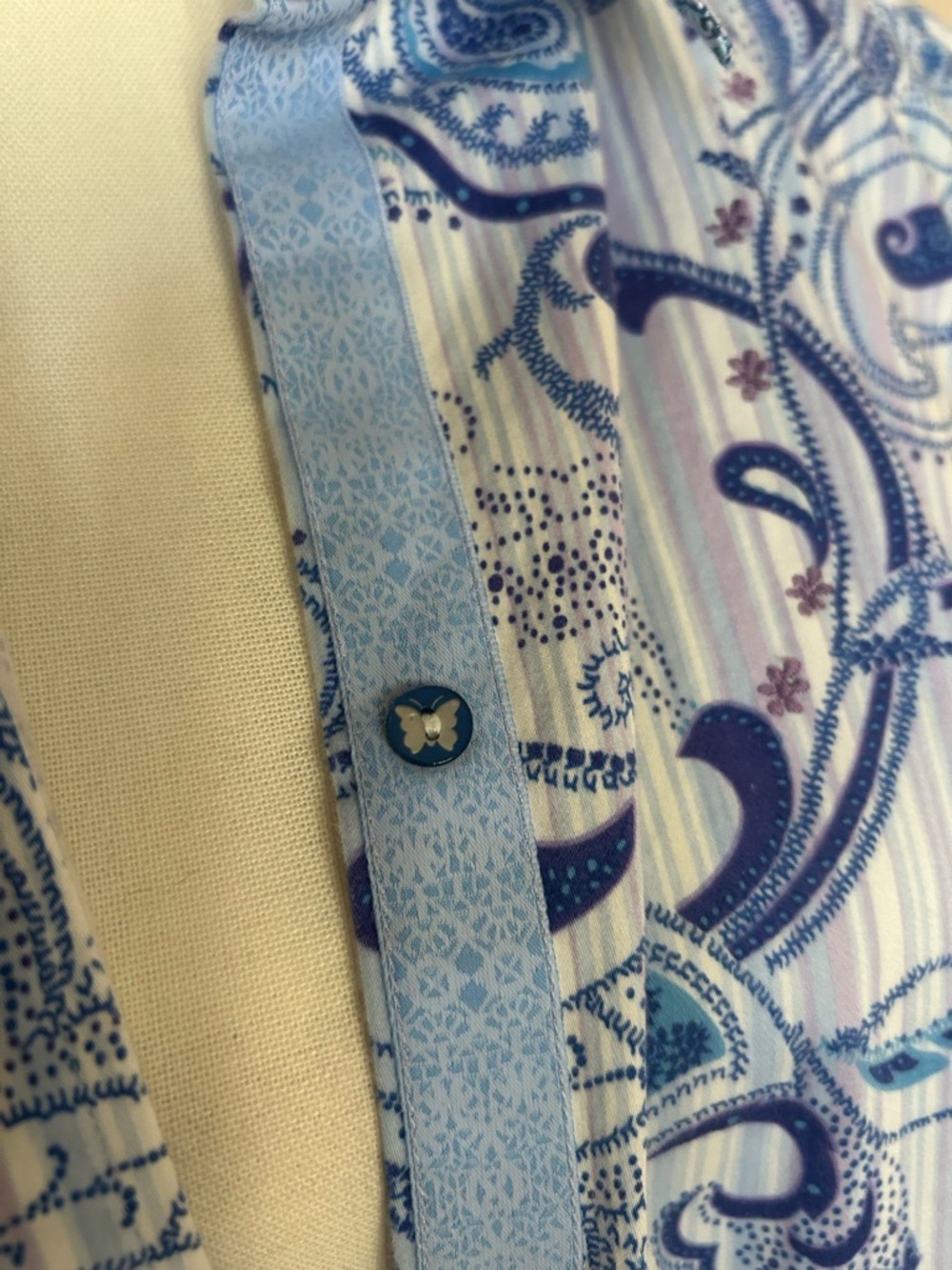 Robert Graham 3/4 Sleeve Women’s Button Down Top - Picture 8 of 14